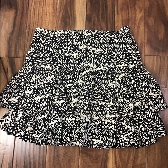 Anthropologie Maeve Black White Tiered Ruffle Mini Skirt Print Size 10 - Picture 7 of 12